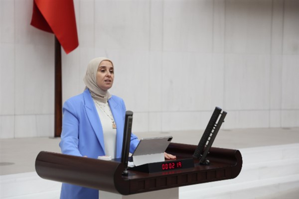 Esen: Zeytin ağacını korumak, ekmeği, suyu, insan onurunu korumaktır