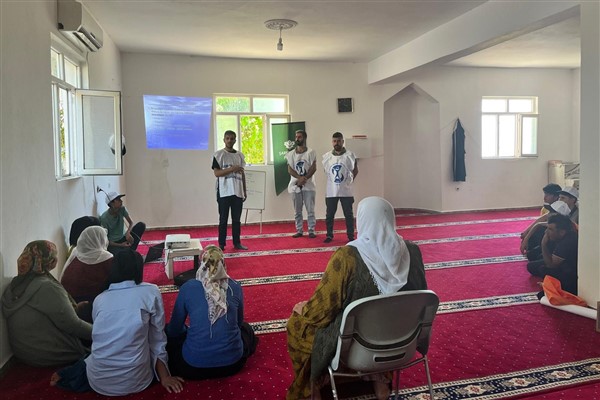 Kayapınar’da hayvanlardan bulaşan hastalıklara karşı farkındalık eğitimi