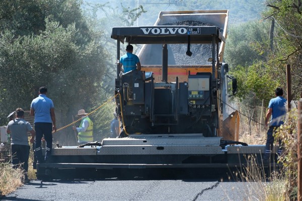 Bodrum Belediye ekipleri asfalt çalışmalarına devam ediyor