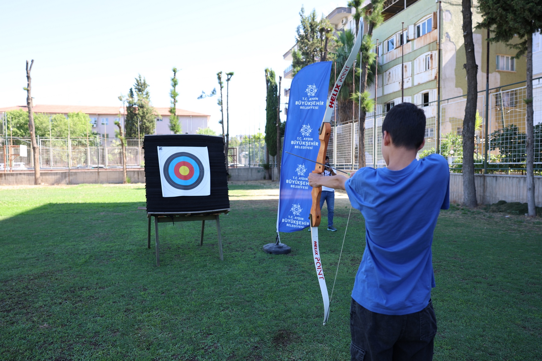 Aydın Büyükşehir Belediyesi’nden çocuklara okçuluk kursu