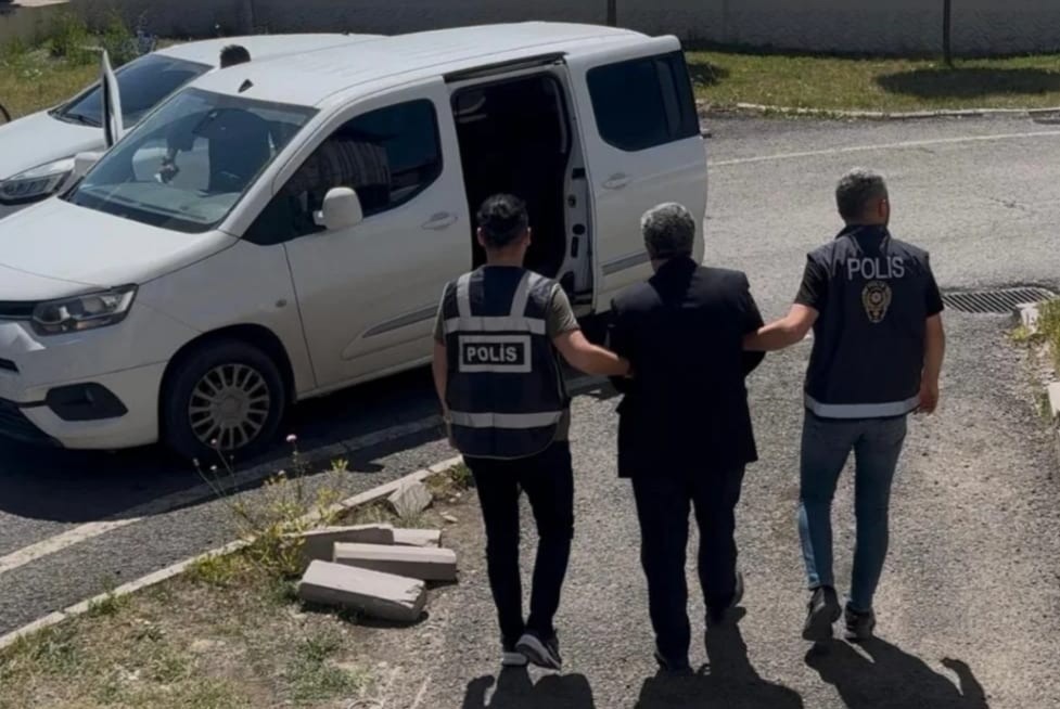 Kars’ta yakın akrabayı öldürme suçundan aranan şahıs yakalandı