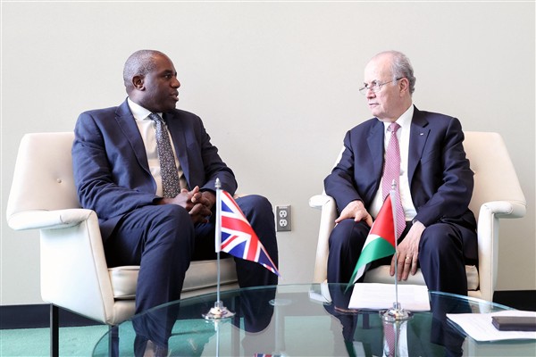 Filistin Başbakanı Mustafa, Birleşik Krallık Dışişleri Bakanı Lammy ile bir araya geldi