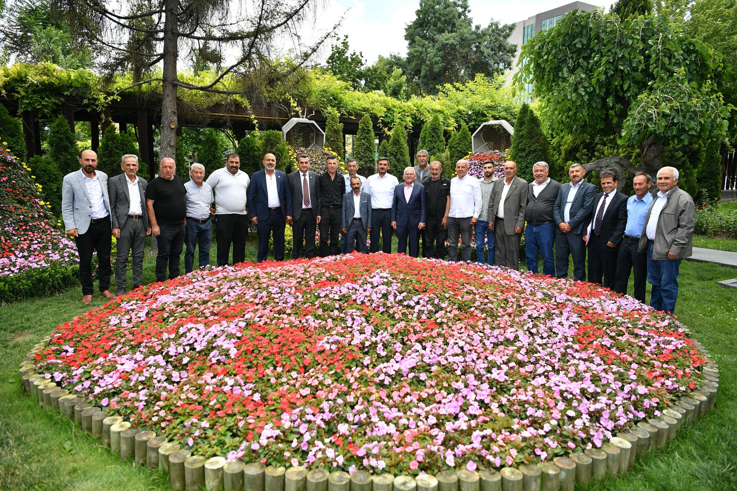 Başkan Büyükkılıç, Sarız’ın mahalle muhtarlarını konuk etti