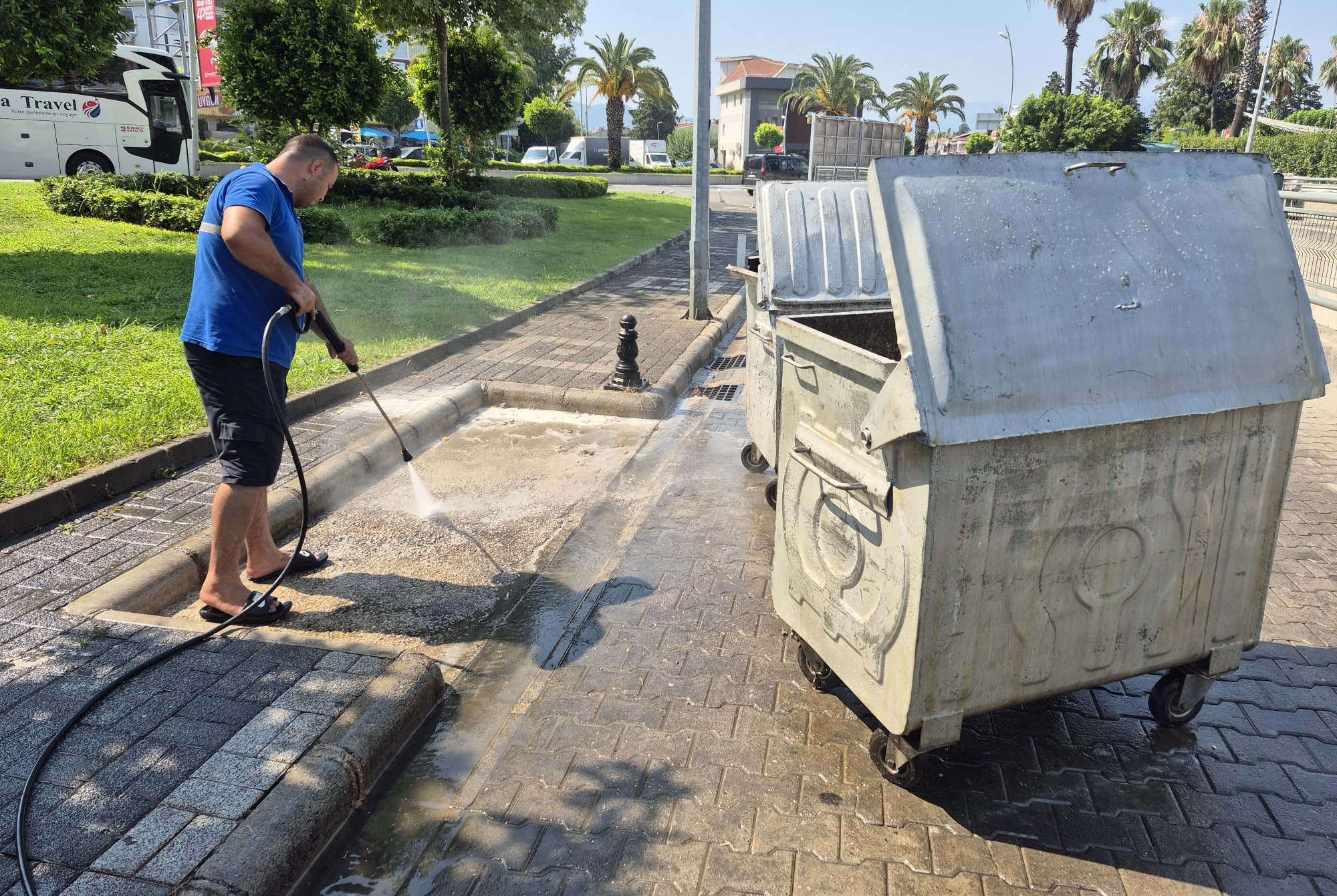 Marmaris Belediyesi’nden kötü koku ve görüntüye önlem