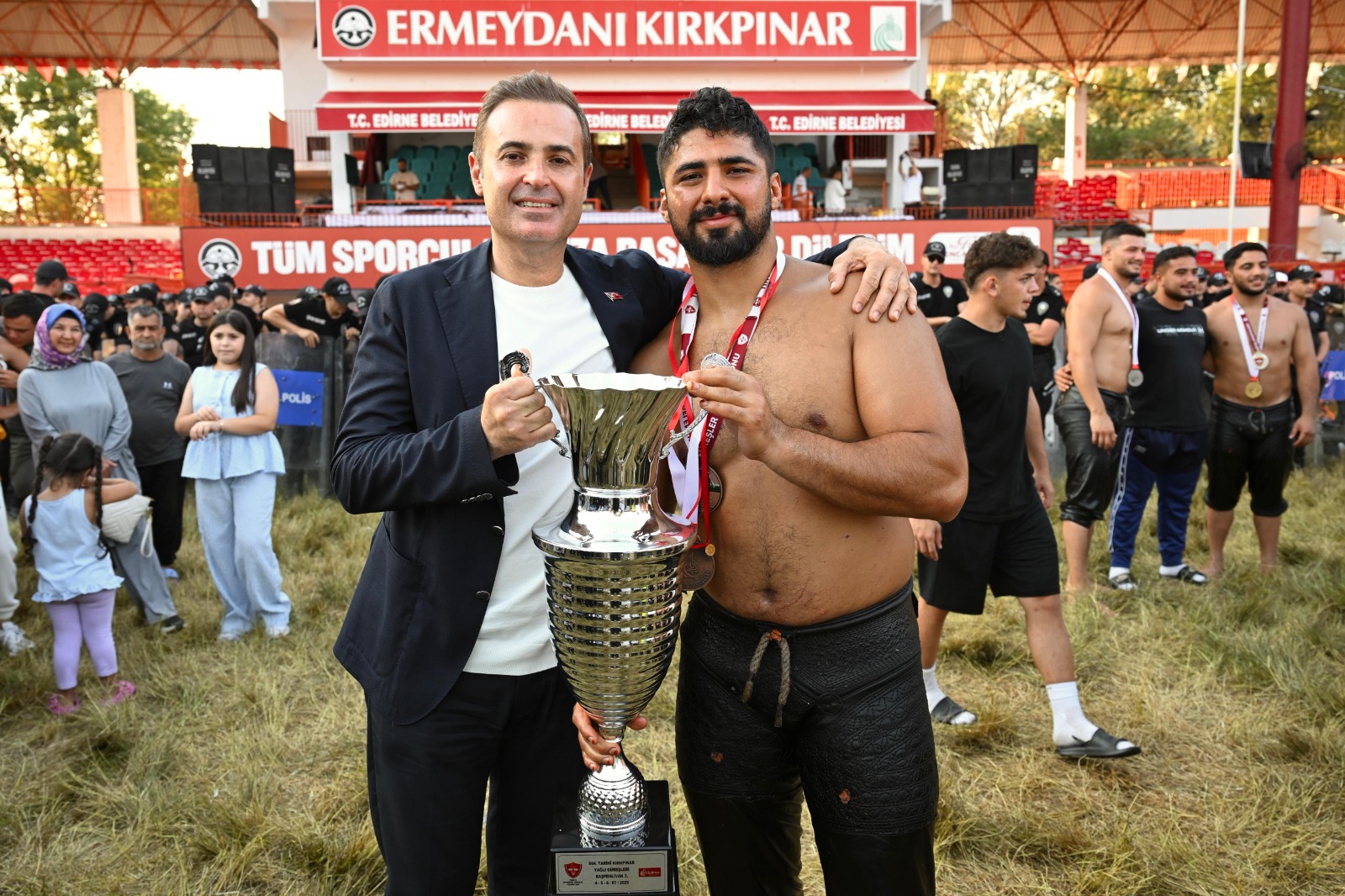 Balıkesir, 664. Tarihi Kırkpınar Yağlı Güreşleri’nde 7 madalya kazandı