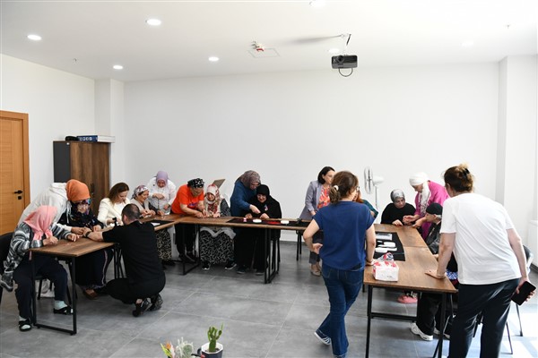 Huzurevi sakinleri el sanatlarını deneyimledi