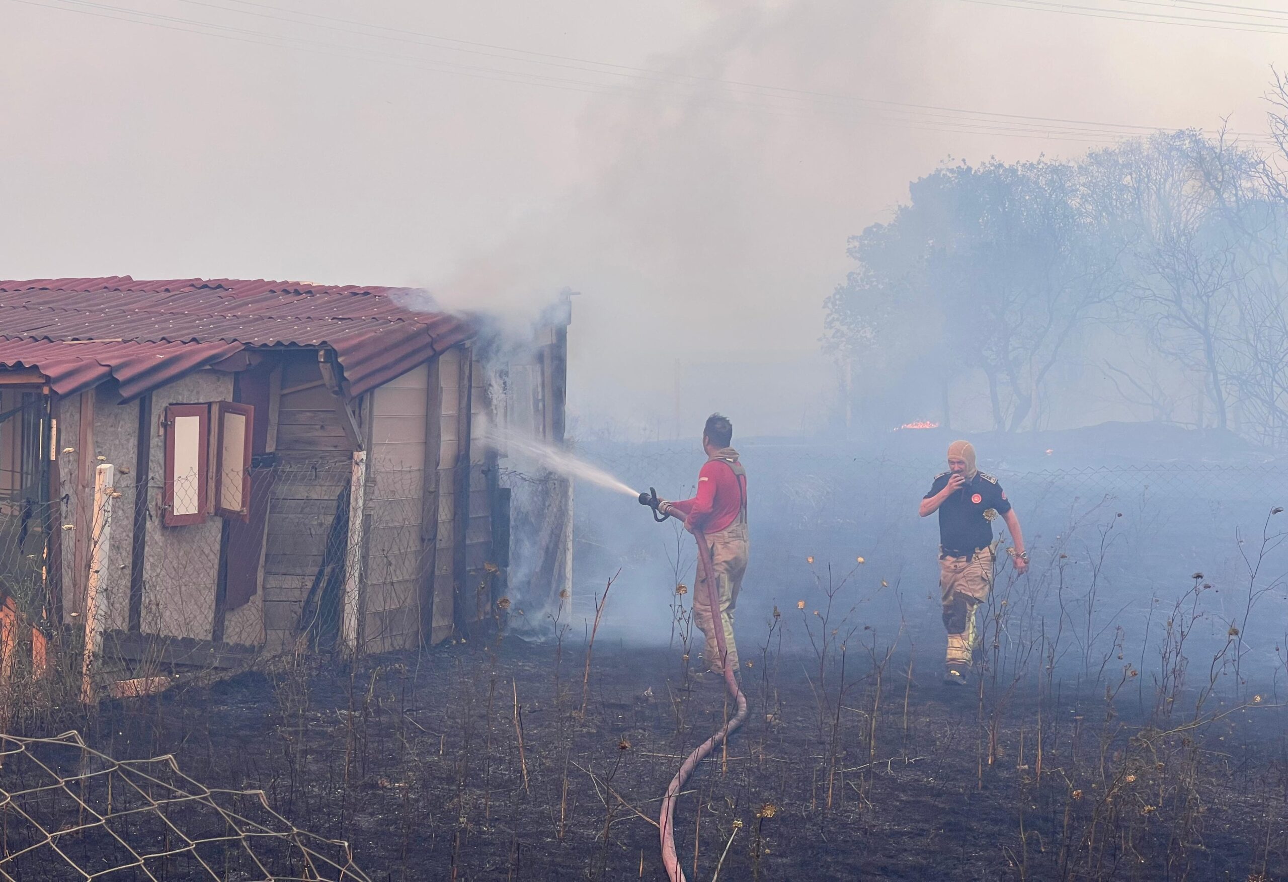 Silivri’deki yangına müdahale çalışmaları sürüyor
