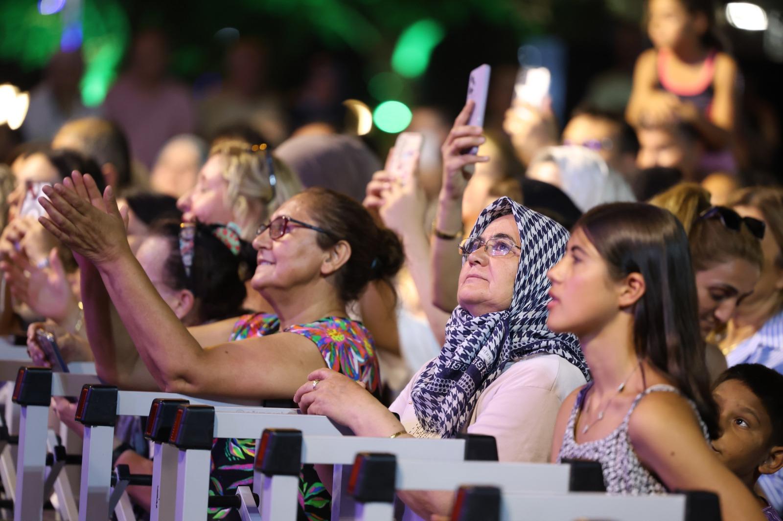 Aydın Büyükşehir Belediyesi, “Yaz Konserleri” programını sürdürüyor