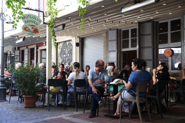 Mutluluk Kahveleri, bir yıldır hizmette