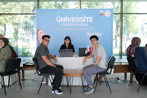 İnegöl Belediyesi’nden ücretsiz üniversite tercih danışmanlığı hizmeti