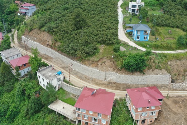Çiseli Şelalesi’ne ulaşım sağlayan bağlantı yolunda taş duvar imalatı yapıldı