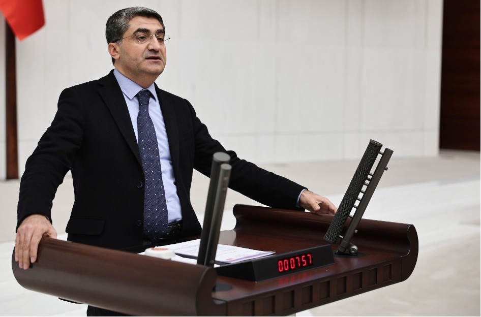 DEVA Partili Ekmen: Siyasetçilerin yeri cezaevleri değil, kürsülerdir