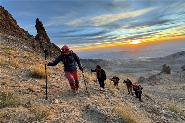 Büyükşehirden doğaseverlere zirve keyfi