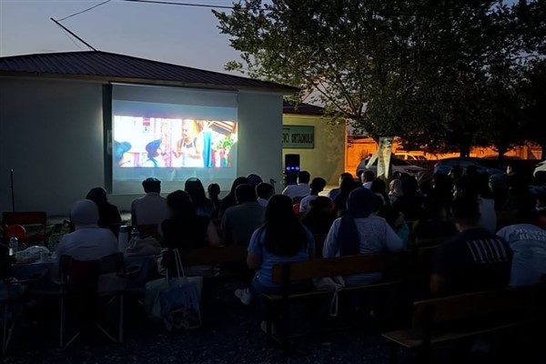 Iğdır’da köylüler sinema gecesinde buluştu