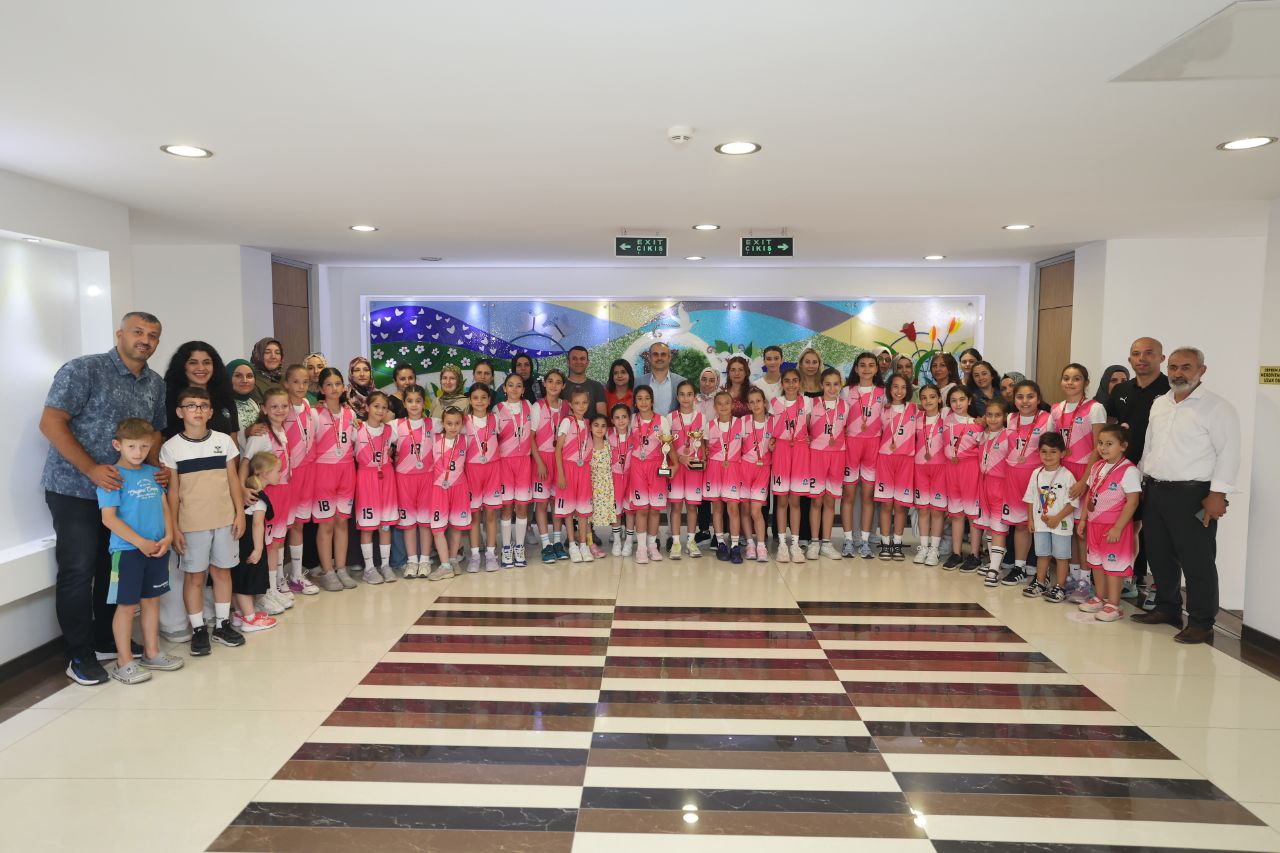 Başkan Çiftçi, minik basketbolcularla bir araya geldi