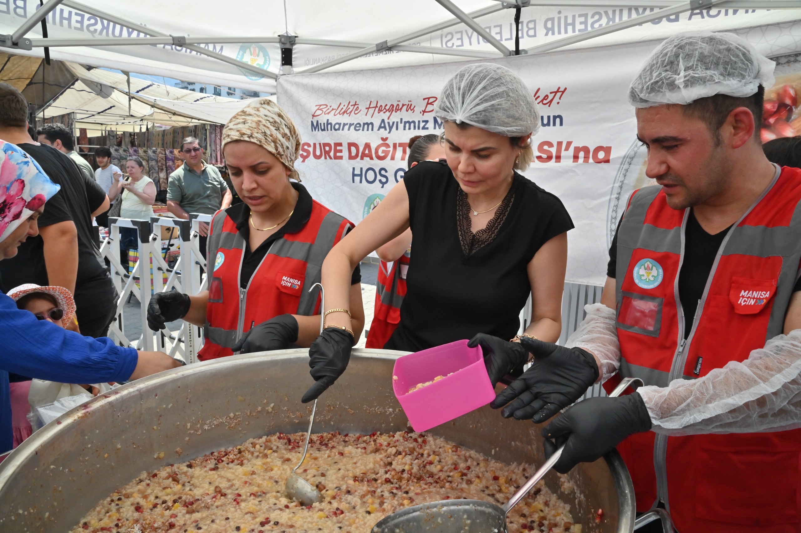 Manisa Büyükşehir Belediyesi’nden çölyak hastalarına özel aşure