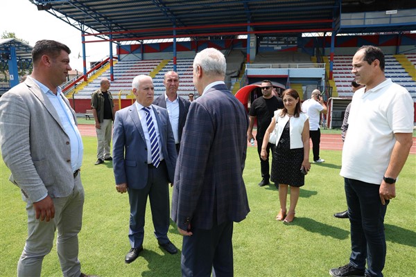 Bursa Büyükşehir Belediyesi,  Mustafakemalpaşa İlçe Stadı’nı sil baştan yeniledi