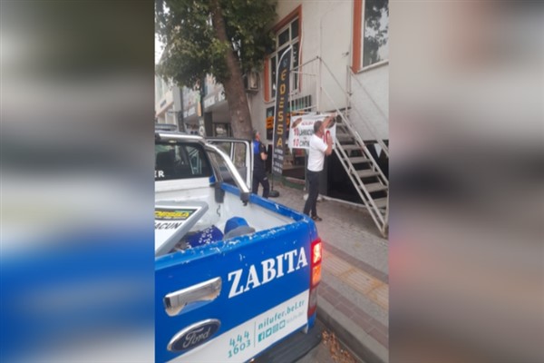 Nilüfer’de izinsiz afişlere denetim sürüyor
