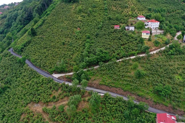 Boztepe-Orhaniye Grup Yolu sıcak asfalt ile buluşuyor