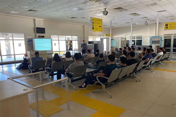 Gökçeada’da havalimanı personellerine eğitim verildi