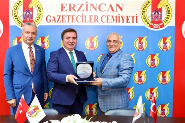 Vali Aydoğdu ve Rektör Levent’ten Erzincan Gazeteciler Cemiyeti’ne ziyaret