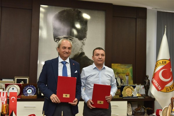 Başkan Kocagöz, Antalya Gazeteciler Cemiyeti’ni ziyaret etti