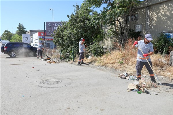 Etimesgut Belediyesi’nden Şaşmaz Oto Sanayi bölgesinde temizlik çalışması