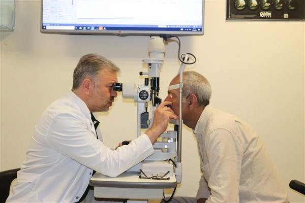 Doç. Dr. Toptan: Yaz aylarında göz sağlığımıza daha fazla dikkat edelim