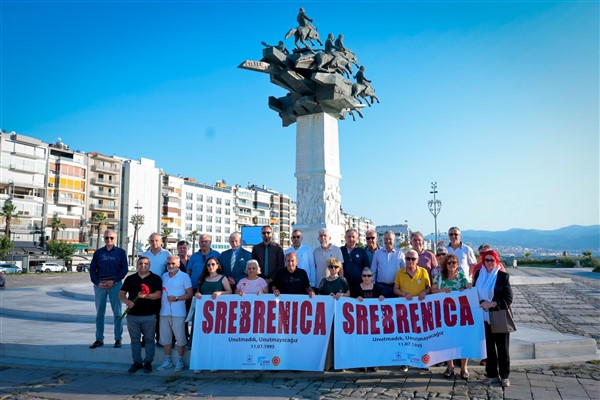 Konak’ta Srebrenitsa Katliamı için anma etkinliği yapıldı