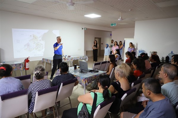 Menderes’te engelli bireylere yönelik deprem eğitimi