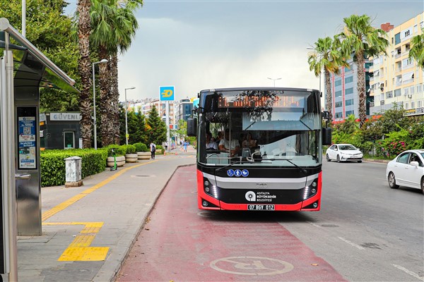 Antalya Büyükşehir’in toplu ulaşım araçları 15 Temmuz’da ücretsiz