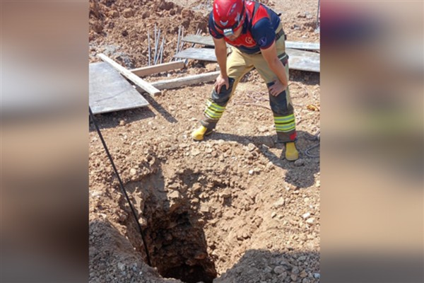İzmir İtfaiyesi kuyuya düşen yurttaşı kurtardı
