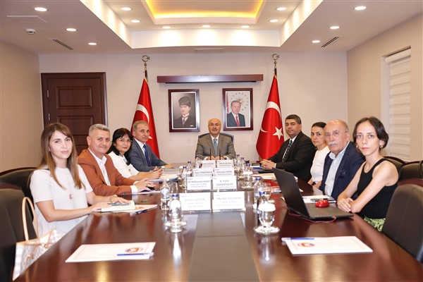 Adana Valisi Köşger, Karataş Sahil Düzenleme Projesi’ni değerlendirdi