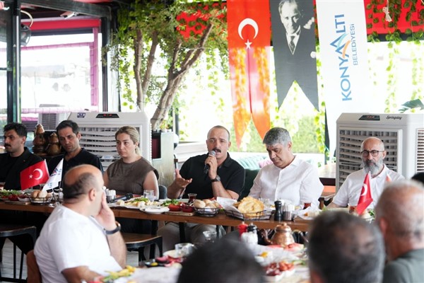 Başkan Kotan, Konyaaltı esnafıyla buluştu
