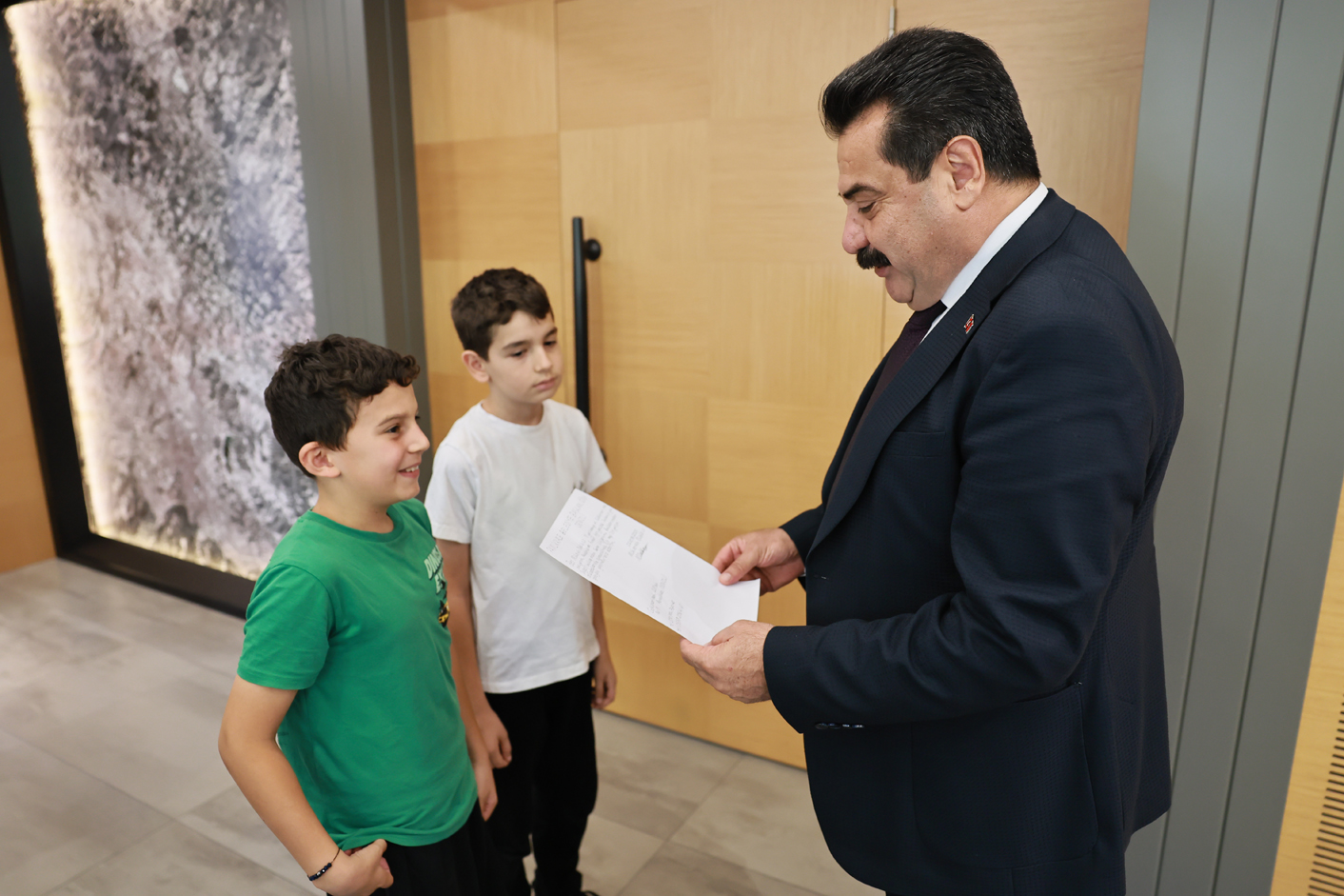 Pamukkale Belediyesi’nden dilekçe yazan iki çocuğun isteklerine yanıt