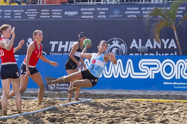 EHF 2025 Avrupa Plaj Hentbol Şampiyonası başladı