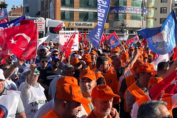 Elazığ’da işçilerden zam protestosu