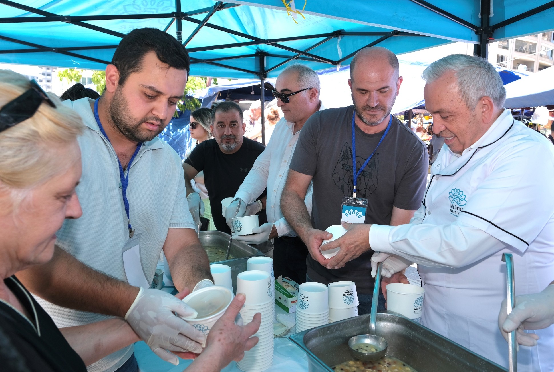 Başkan Özdemir’den aşure ikramı