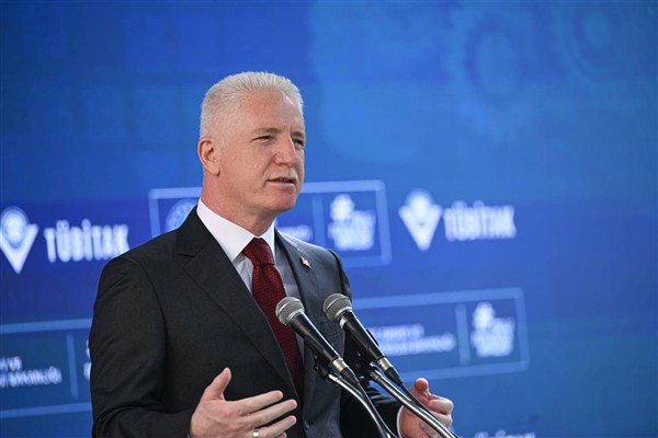 İstanbul Valiliği, LGS’den 500 tam puan alan 163 öğrenciyi ağırladı