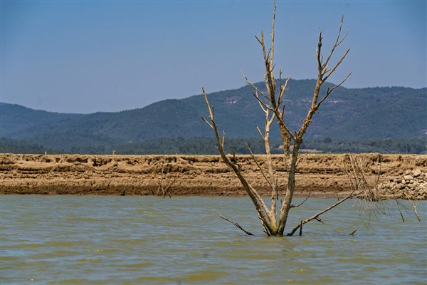 İZSU, vatandaşları su tasarrufuna davet ediyor