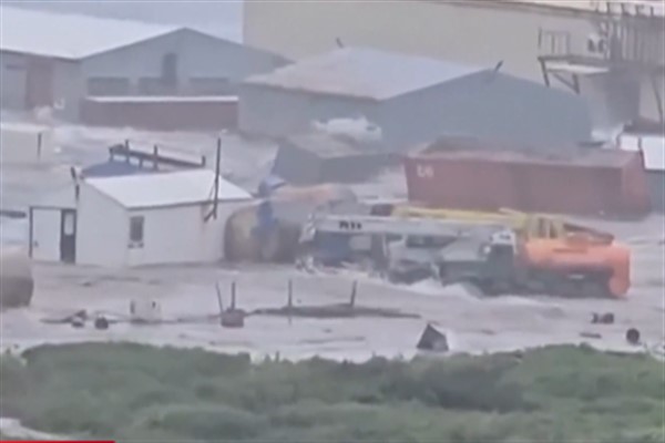 Kamçatka depreminin ardından tsunami dalgaları Hawai ve Kaliforniya kıyılarına vurdu