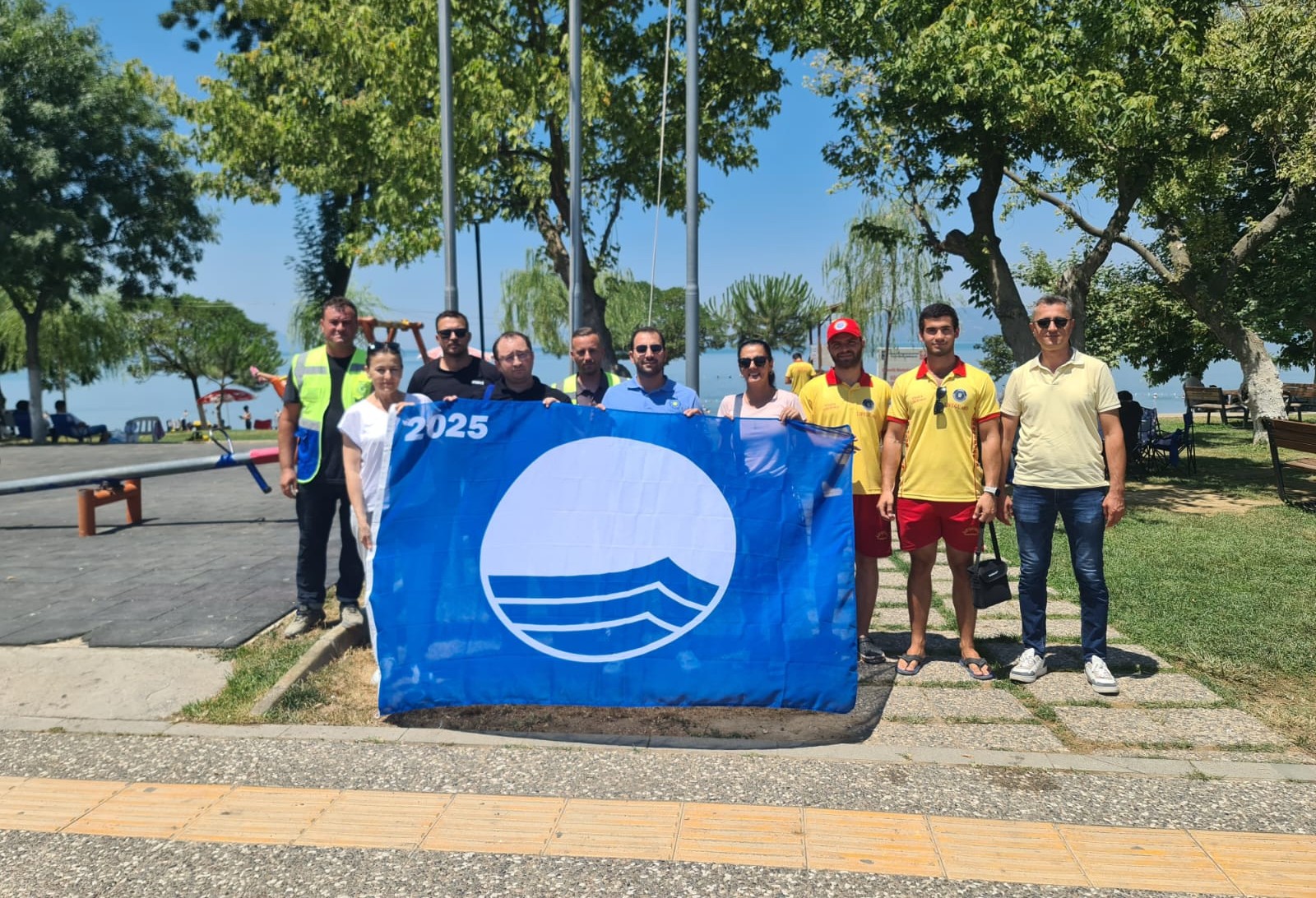 Bursa sahillerinde ‘Mavi Bayrak’ dalgalanıyor