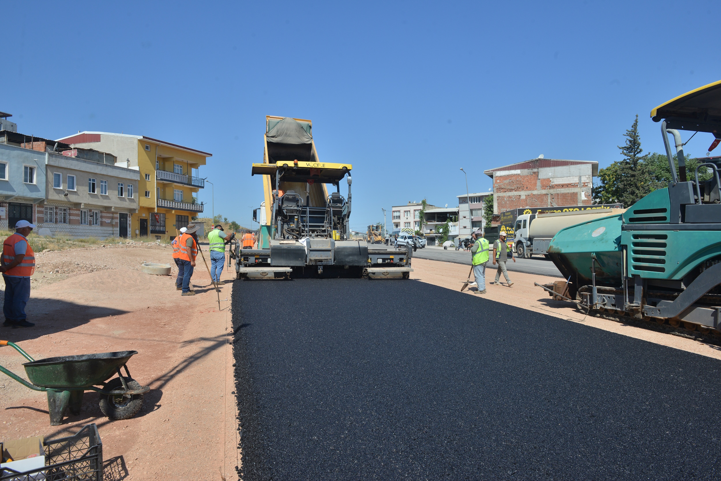 Bursa Büyükşehir Belediyesi’nden yol çalışması