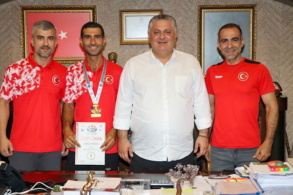 Yalova sporcuları Başkan Gürel’i ziyaret etti