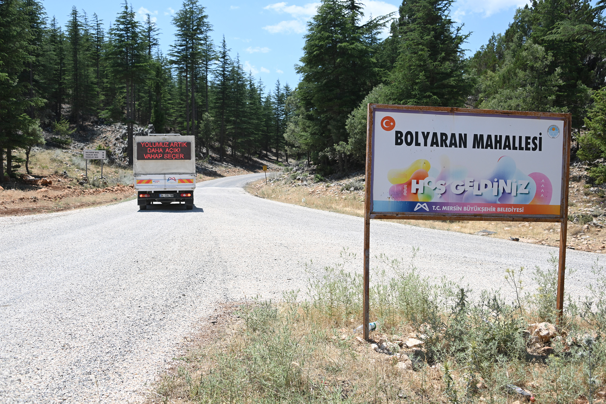 Mersin Büyükşehir Belediyesi, üstyapı yatırımlarını sürdürüyor