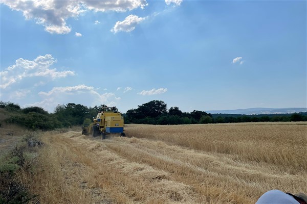 Bursa Büyükşehir Belediyesi’nden kırsaldaki üreticilere biçerdöver desteği
