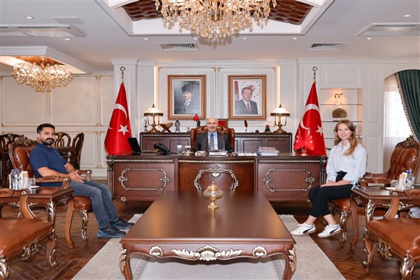 Vali Köşger, Işık Yücel ve İbrahim Burak Yücel’i makamında kabul etti