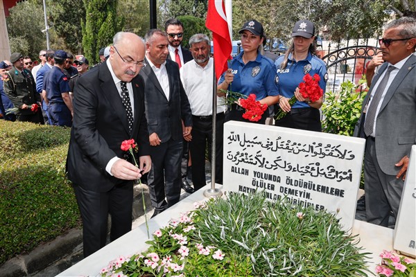 Köşger, 15 Temmuz dolayısıyla şehitlerin kabirlerini ziyaret etti