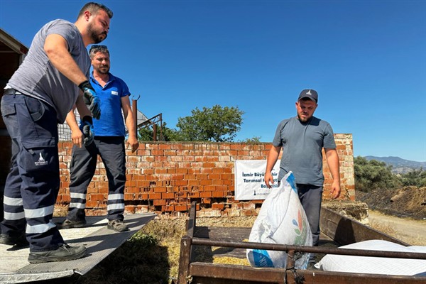 İzmir Büyükşehir Belediyesi’nden yangın bölgesine yem desteği