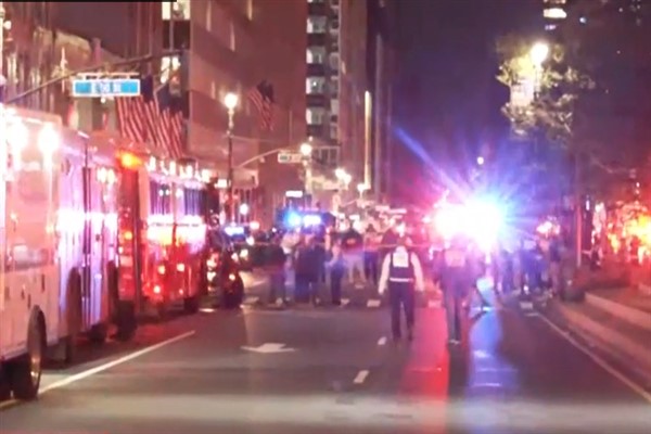 New York’taki silahlı saldırıda polis görevlisi de dahil olmak üzere 4 kişi öldü